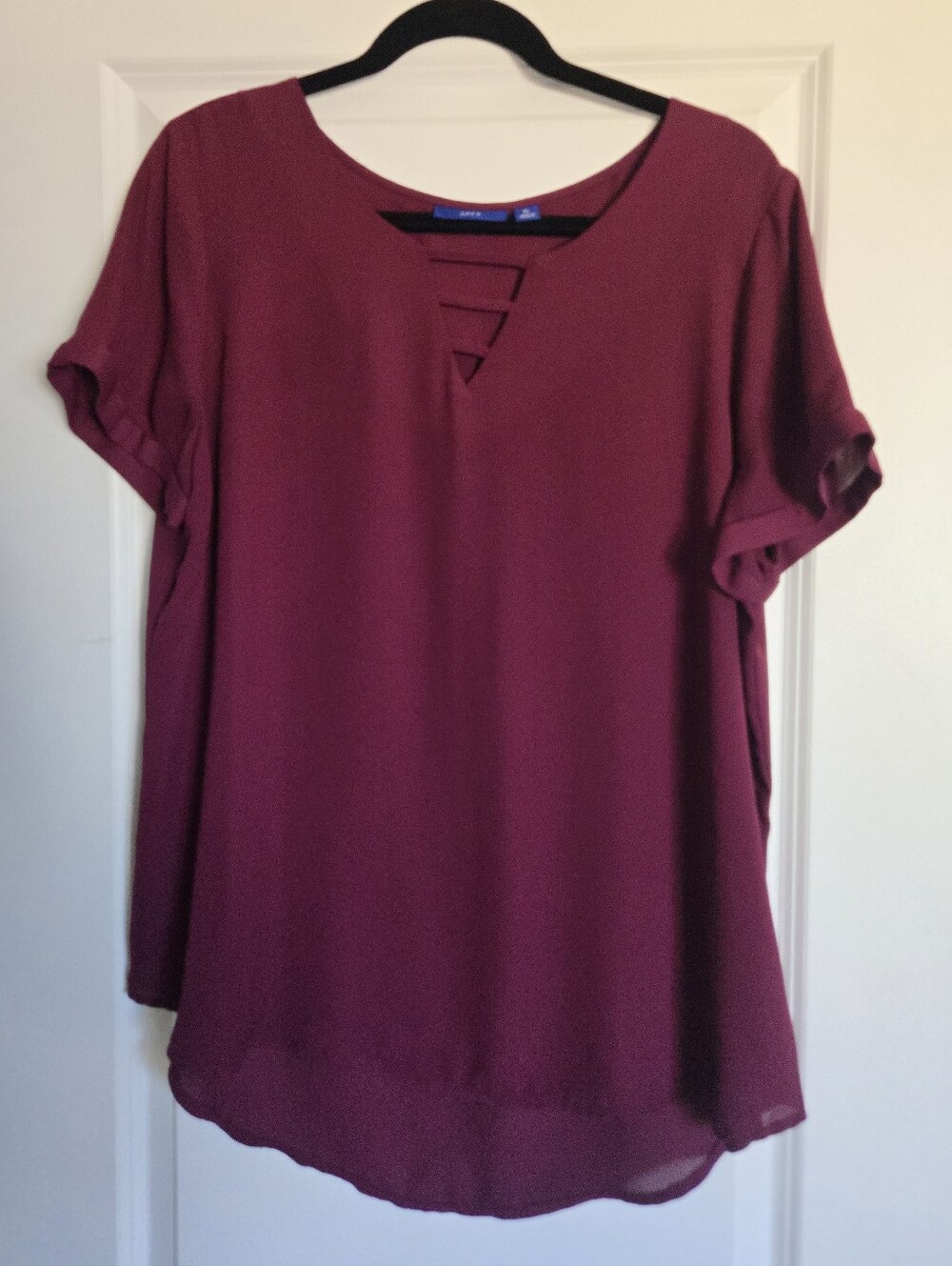 Apt. 9 burgundy lattice-neck short-sleeve blouse Size XL